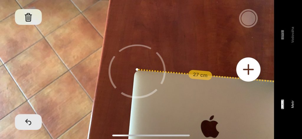 Aplikace Měření vzdálenosti iPhone